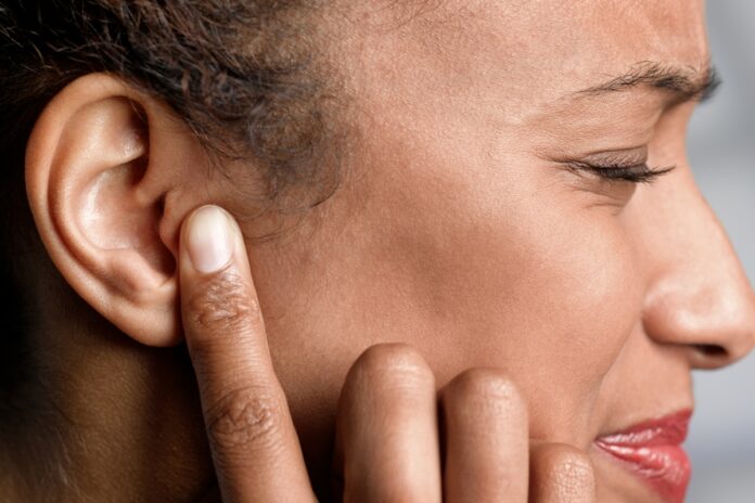 otorrino-ensina-como-aliviar-a-dor-e-sensacao-de-ouvido-tampado