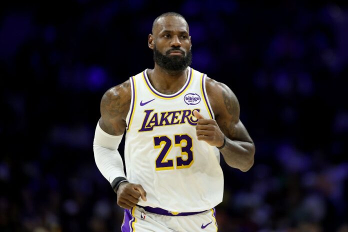 lebron-james-seguira-nos-lakers-nesta-temporada,-revela-agente