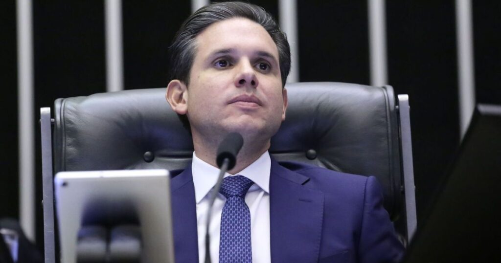 hugo-critica-pt-por-“incoerencia-historica”-ao-citar-ulysses-guimaraes