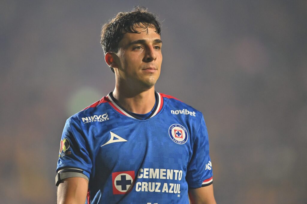 quem-e-o-meio-campista-do-cruz-azul-elogiado-por-filipe-luis