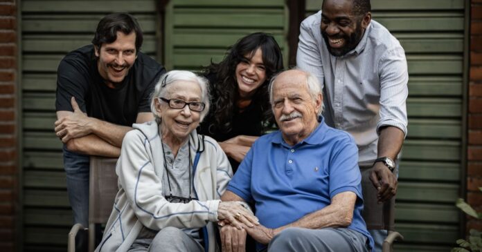 veja-o-novo-trailer-de-“velhos-bandidos”,-com-montenegro-e-marquezine