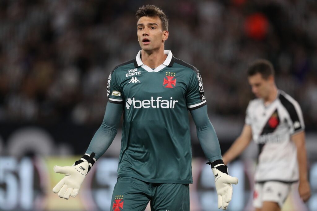 cbf-divulga-audio-do-var-em-falta-polemica-de-leo-jardim-em-everaldo