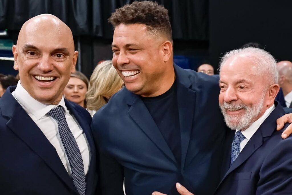 lula-faz-publicacao-com-moraes-e-ronaldo-sobre-o-corinthians;-veja