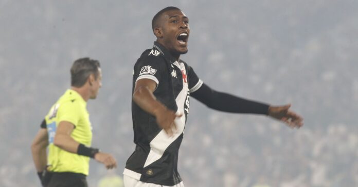 vasco-anuncia-renovacao-de-contrato-do-atacante-rayan;-saiba-detalhes