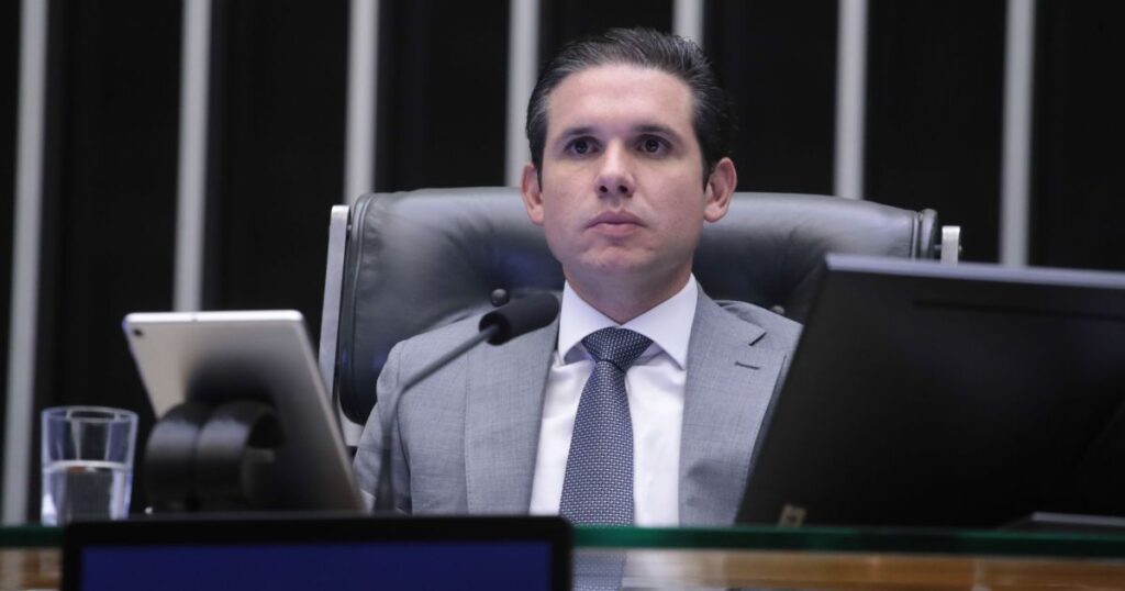 prazo-de-48h-pressiona-decisao-de-hugo-motta-sobre-futuro-de-zambelli