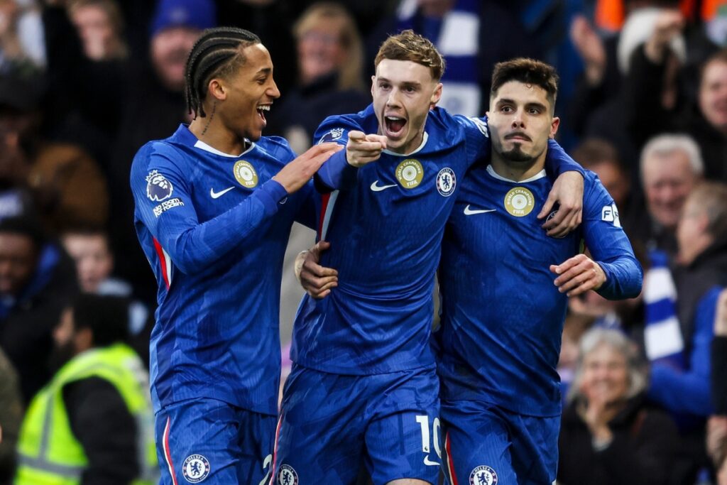 com-gol-de-palmer,-chelsea-vence-everton-por-2-x-0-e-sobe-na-tabela