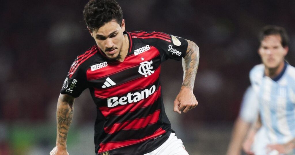 pedro-volta-a-jogar-apos-52-dias-e-ganha-ritmo-para-final-contra-psg