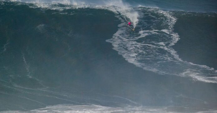 ex-bbb-lucas-chumbo-volta-a-ser-campeao-nas-ondas-gigantes-de-nazare