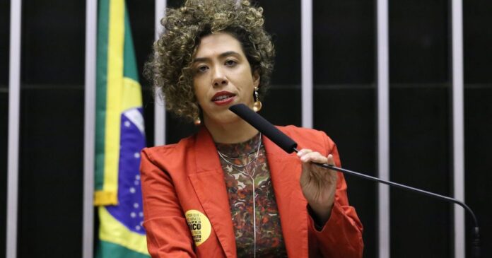 apos-criticas,-hugo-motta-retoma-protecao-policial-para-lider-do-psol