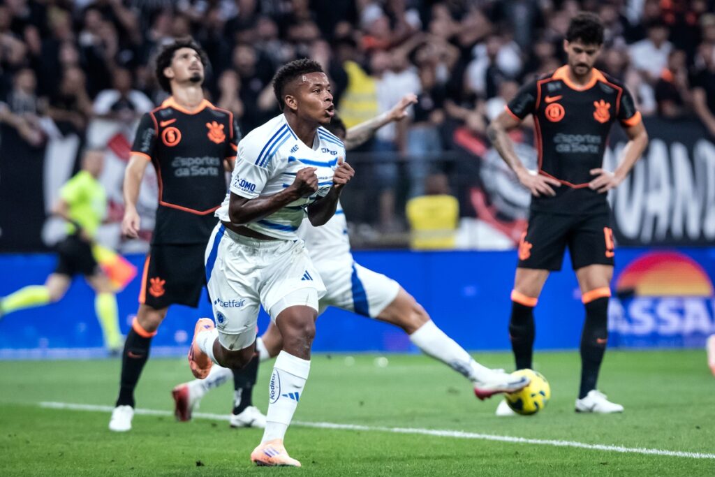 copa-do-brasil:-arroyo-marca-o-segundo-e-amplia-para-o-cruzeiro
