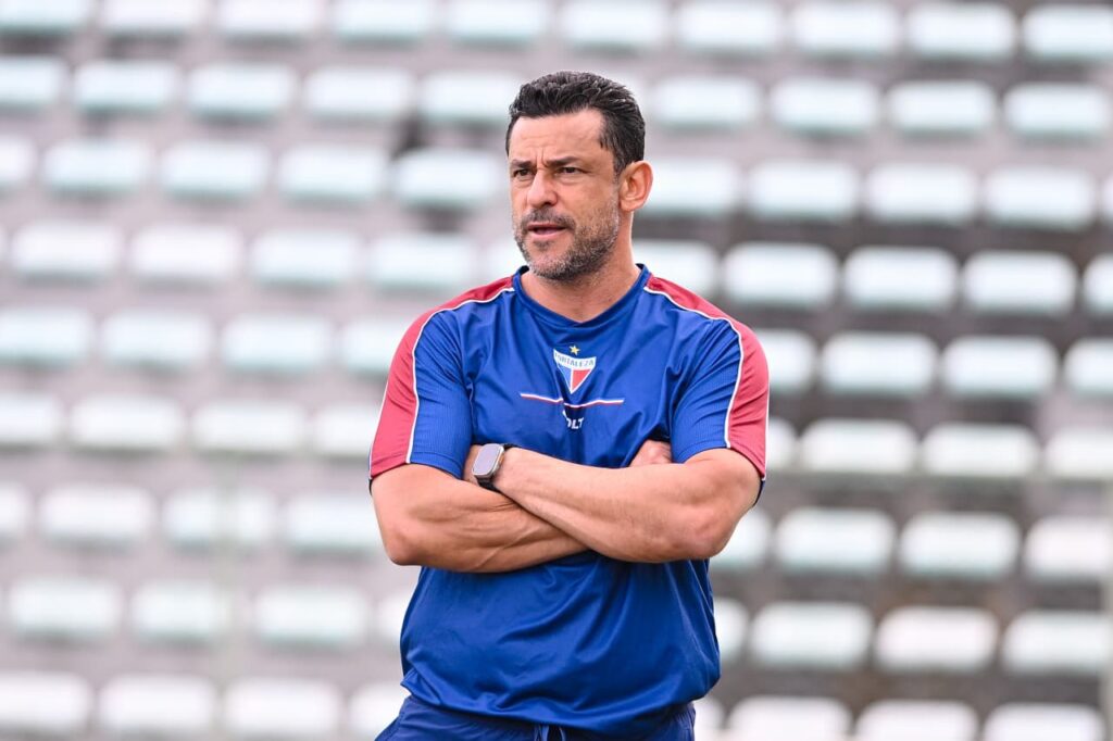 ex-atacante-fred-comemora-primeiro-titulo-como-tecnico:-“e-o-laion”