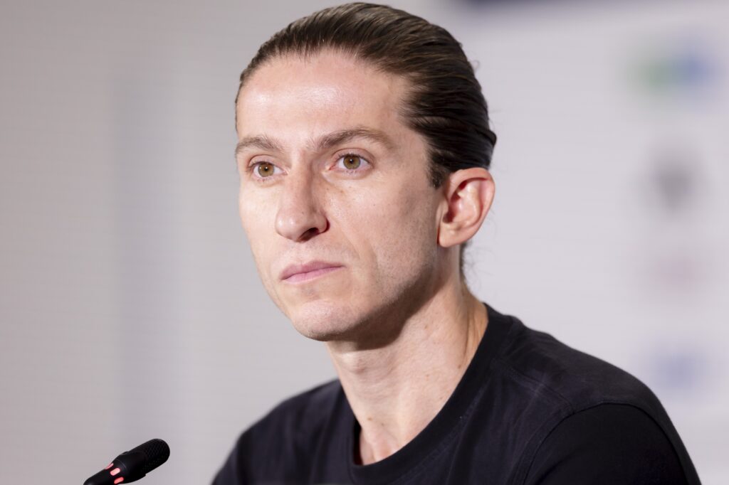 intercontinental:-filipe-luis-carrega-marca-historica-contra-o-psg