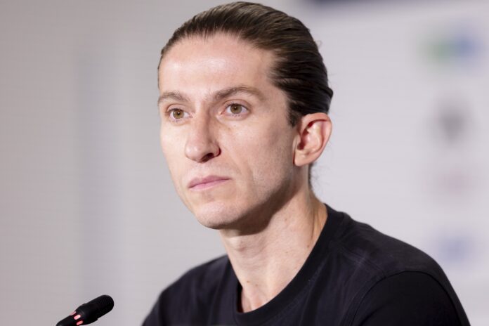 intercontinental:-filipe-luis-carrega-marca-historica-contra-o-psg