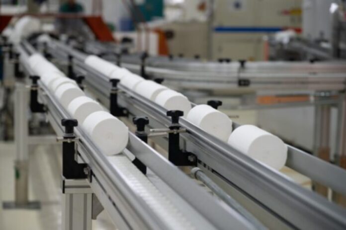 atividade-industrial-recua-7-pontos-em-novembro,-aponta-cni