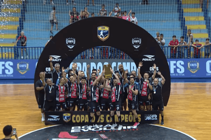 joinville-leva-trofeu-da-copa-dos-campeoes-apos-golear-fidas-futsal