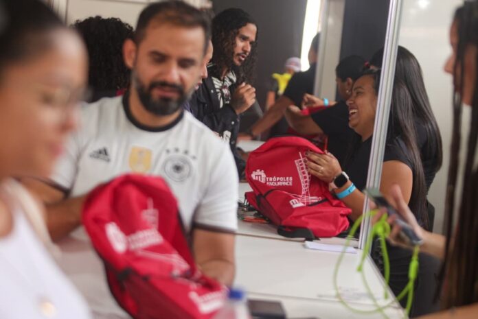 metropoles-run:-atletas-retiram-kits-e-recebem-dicas-sobre-desempenho