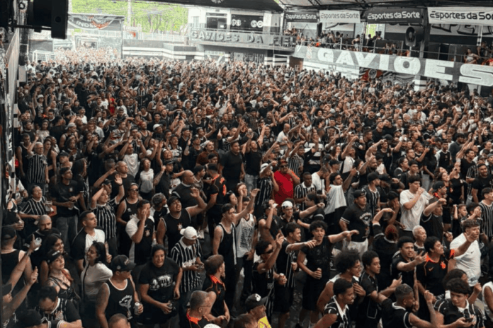 sede-da-gavioes-da-fiel-fica-lotada-de-corintianos-antes-da-final