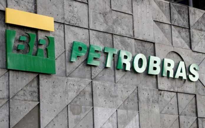 petrobras-esta-reunida-com-entidades-para-tratar-da-greve,-diz-federacao