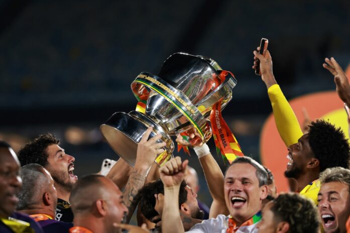 com-o-tetra,-corinthians-conquista-a-copa-do-brasil-apos-16-anos