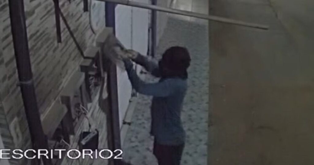 cv-exige-taxa-de-provedores-de-internet-no-ceara;-adolescente-e-apreendido