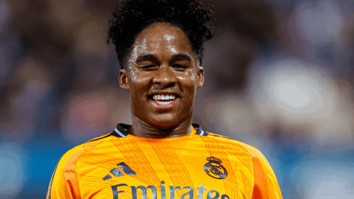 endrick-deve-assinar-com-lyon-antes-do-natal,-crava-jornal-frances