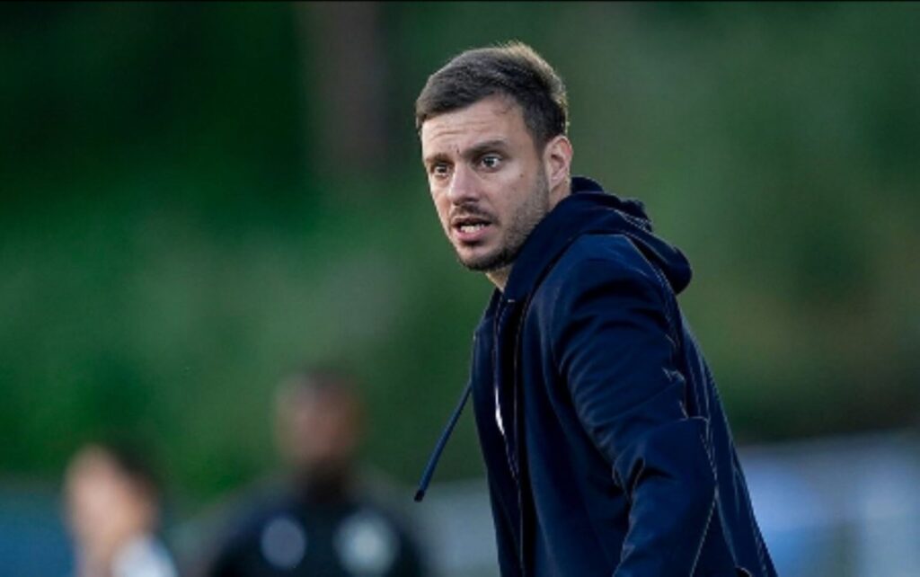 botafogo-anuncia-novo-treinador-apos-saida-de-davide-ancelotti;-veja