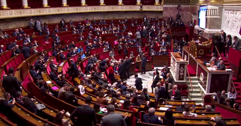 franca-corre-para-evitar-shutdown-apos-colapso-das-negociacoes-do-orcamento