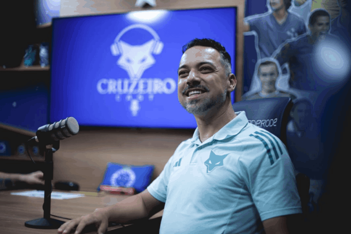 treinador-do-cruzeiro-feminino-e-o-unico-brasileiro-no-top-10-mundial