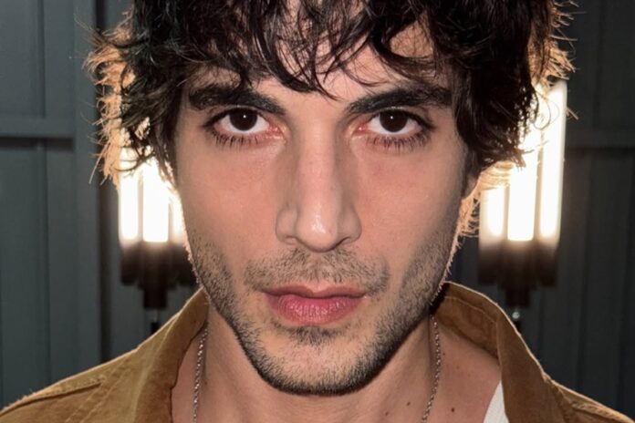 fiuk-aparece-com-rosto-machucado-apos-polemica-com-musica-sobre-o-pai