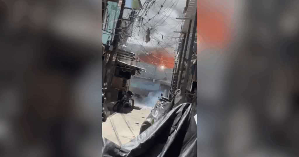 video:-fogos-de-natal-provocam-incendio-no-complexo-da-mare-(rj)