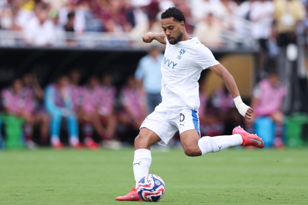 saiba-quando-renan-lodi-chega-em-bh-para-assinar-com-o-atletico-mg