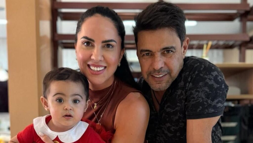 zeze-di-camargo-e-graciele-comemoram-1-ano-da-filha-no-natal-em-familia