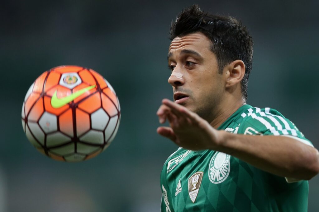 robinho-anuncia-aposentadoria-do-futebol-profissional-aos-38-anos