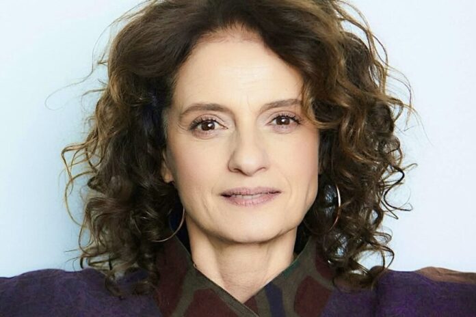 sucesso-no-teatro,-denise-fraga-abre-o-jogo-sobre-relacao-com-a-tv