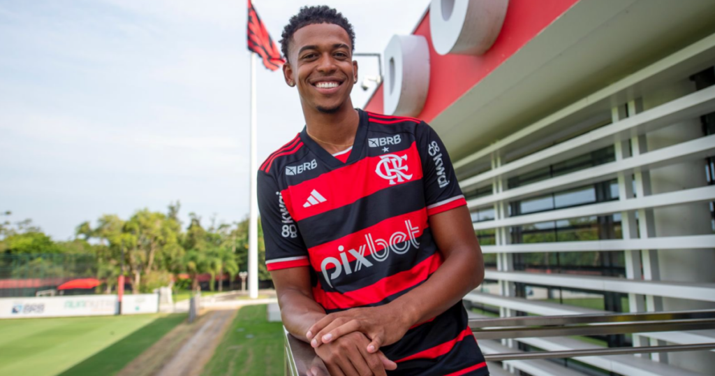 flamengo-acerta-mais-uma-saida-e-negocia-atacante-com-clube-da-serie-a