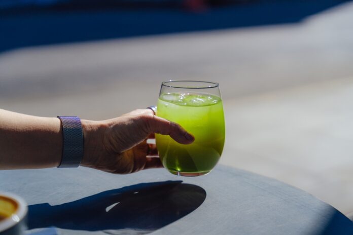 aprenda-a-fazer-suco-refrescante-para-desinchar-apos-a-ceia-de-natal