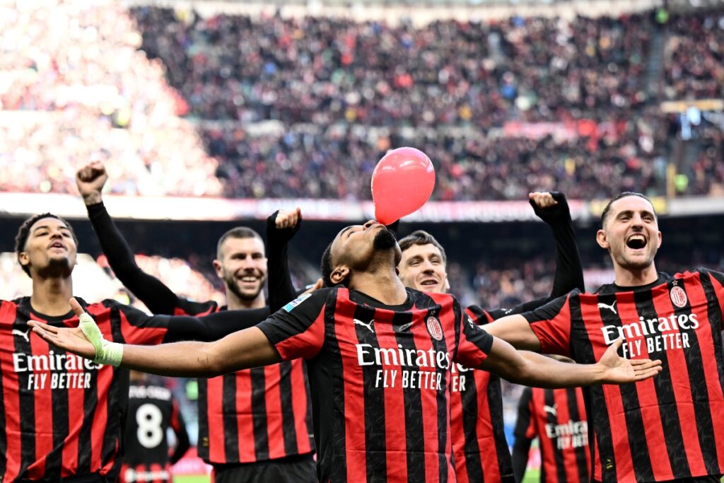 milan-vence-o-verona-e-volta-a-liderar-o-campeonato-italiano