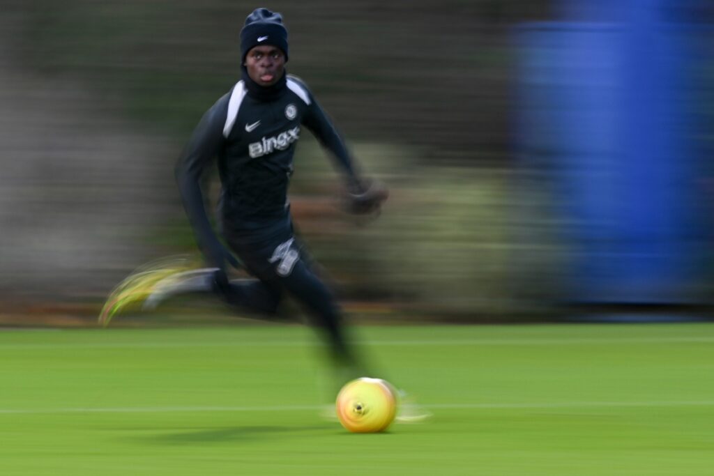 chelsea-prepara-barca-e-seis-atletas-podem-sair-em-janeiro.-veja-nomes