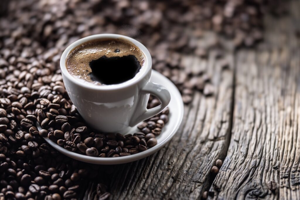 cafe-diminui-tempo-de-descanso,-mas-melhora-qualidade-do-sono.-entenda