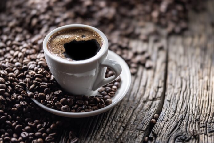 cafe-diminui-tempo-de-descanso,-mas-melhora-qualidade-do-sono.-entenda