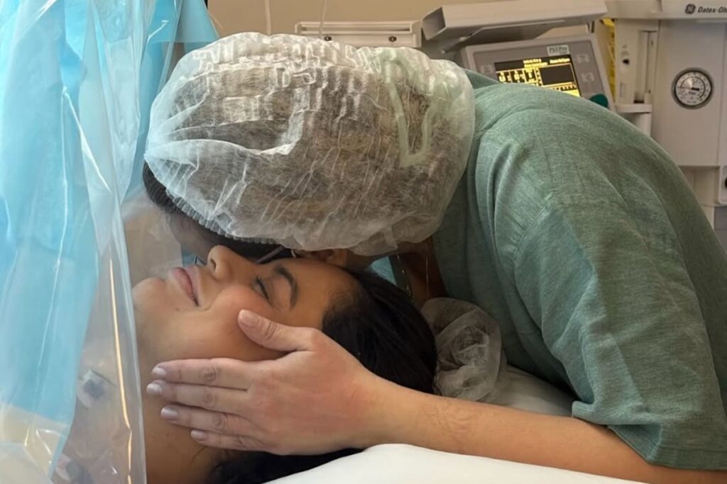 lexa-cumpre-promessa-feita-a-medica-durante-parto-da-filha