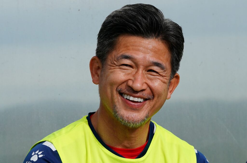 atacante-ex-santos-e-palmeiras-jogara-3a-divisao-japonesa-aos-58-anos