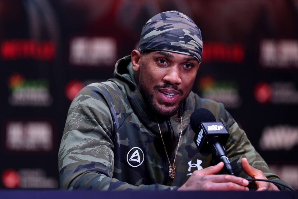 anthony-joshua:-vitimas-do-acidente-eram-amigos-do-boxeador