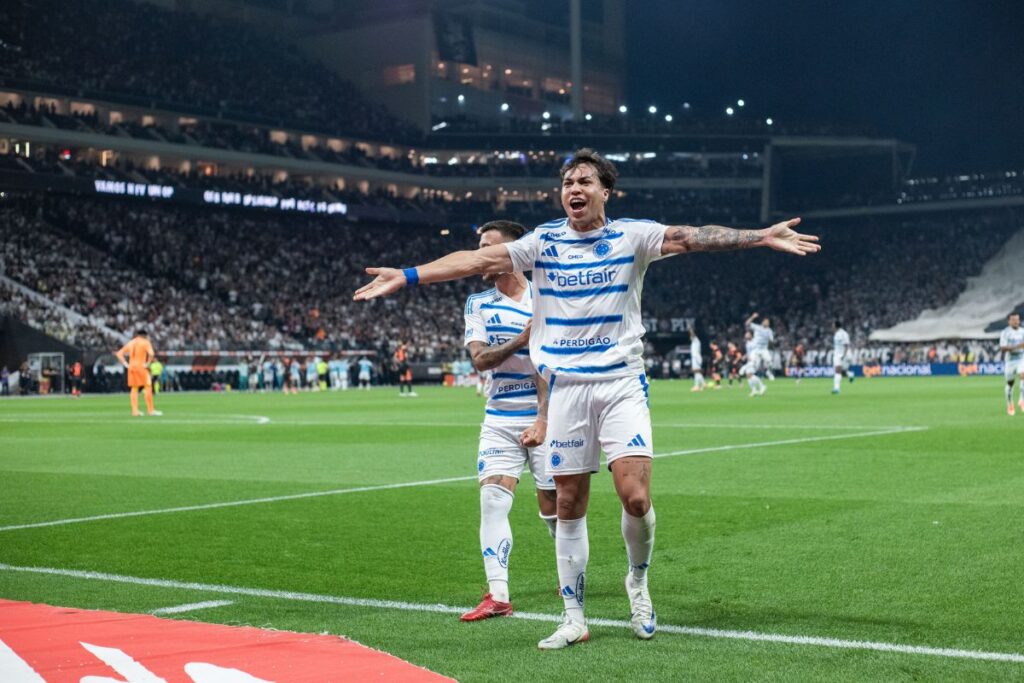 cruzeiro-rejeita-nova-proposta-do-flamengo-por-kaio-jorge.-confira