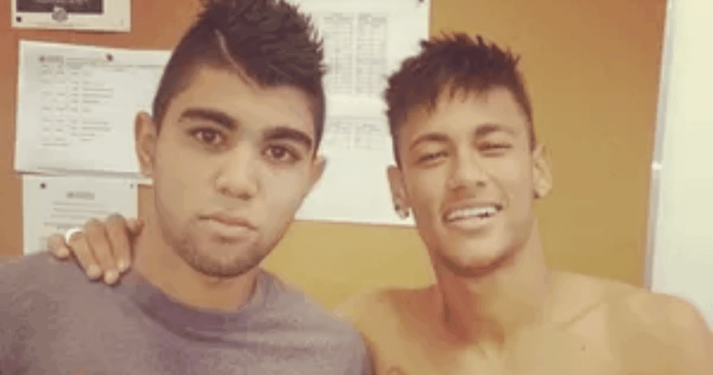 gabigol-estreou-no-jogo-de-despedida-de-neymar-no-santos;-relembre