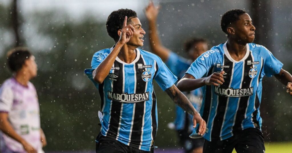 gremio-vence-falcon-com-tranquilidade-em-estreia-pela-copinha