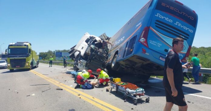 acidente-em-pelotas:-alem-das-vitimas-fatais,-11-seguem-feridas
