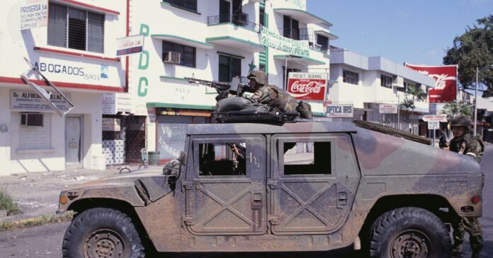 analise:-por-que-o-ataque-dos-eua-a-venezuela-relembra-acao-no-panama