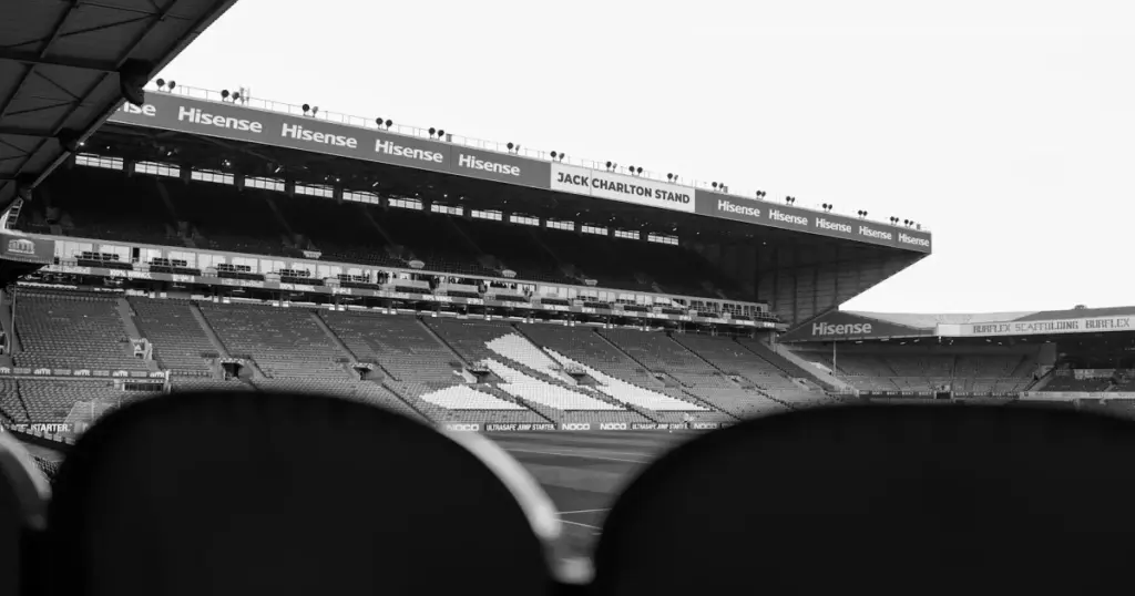 torcedor-do-leeds-morre-no-estadio-em-jogo-contra-o-manchester-united