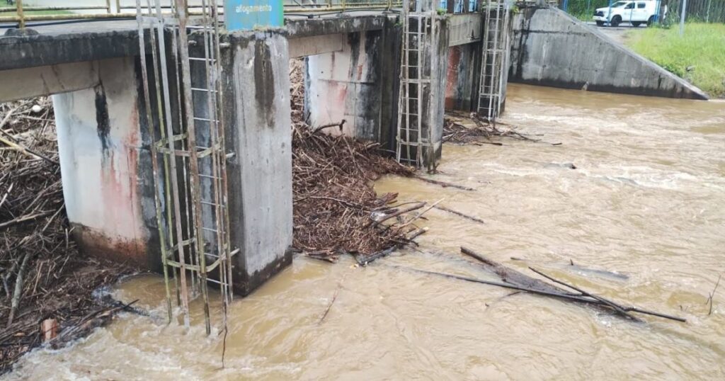 estacoes-de-tratamento-de-agua-sao-afetadas-apos-chuvas-na-baixada-santista